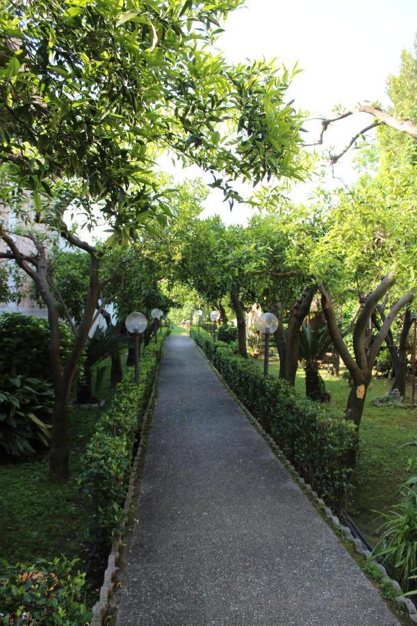 Il Giardino Degli Agrumi Касерта Екстериор снимка