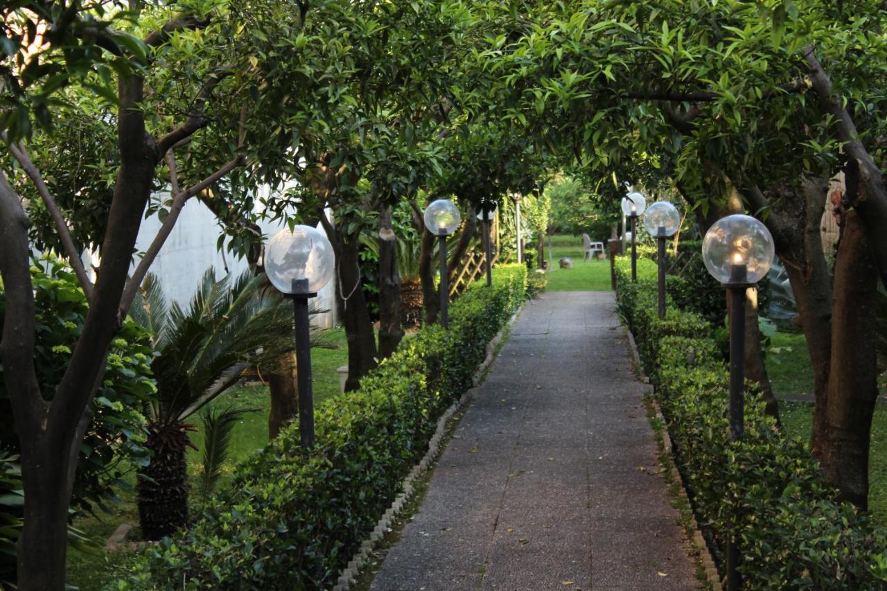 Il Giardino Degli Agrumi Касерта Екстериор снимка