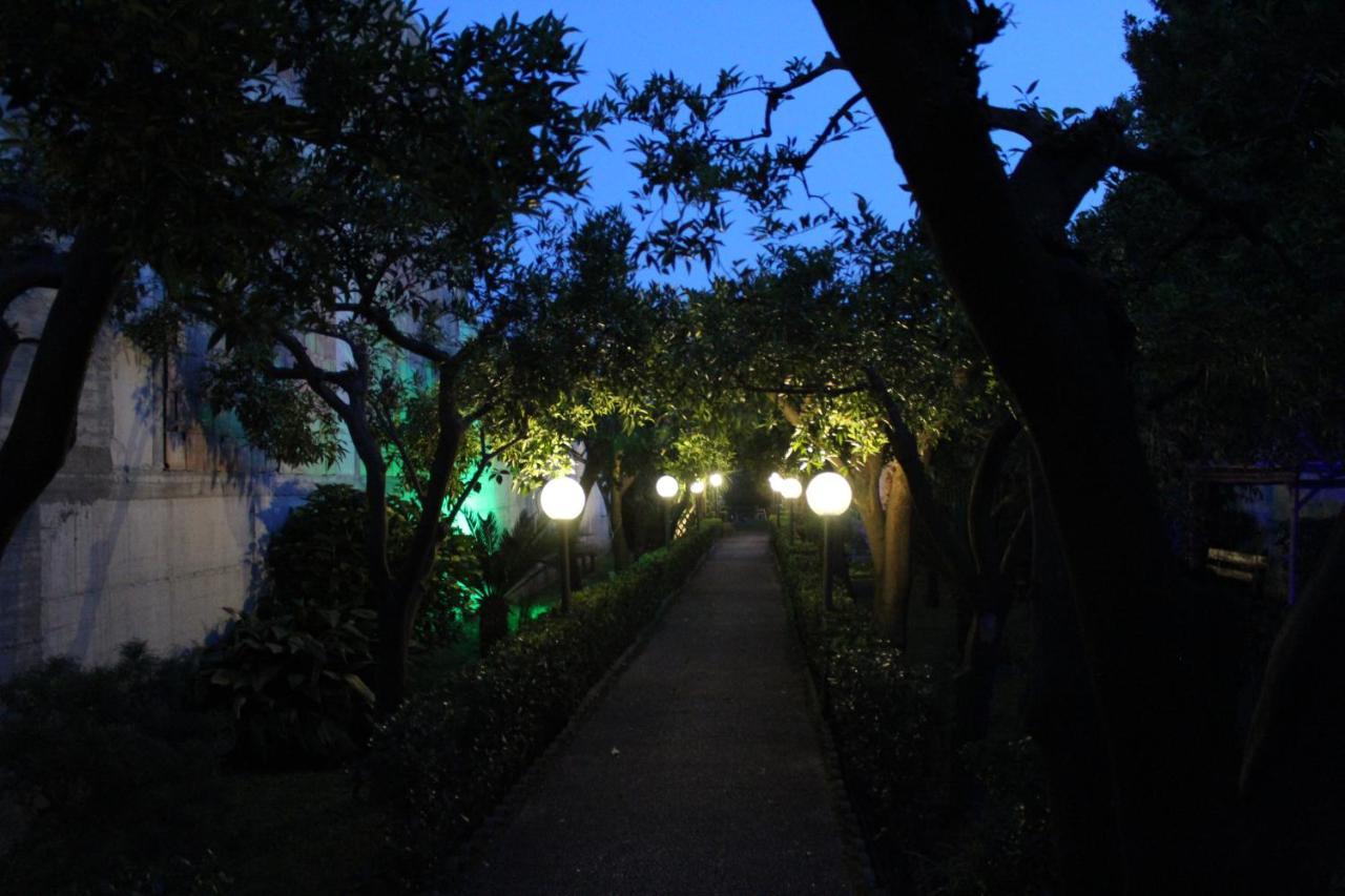 Il Giardino Degli Agrumi Касерта Екстериор снимка