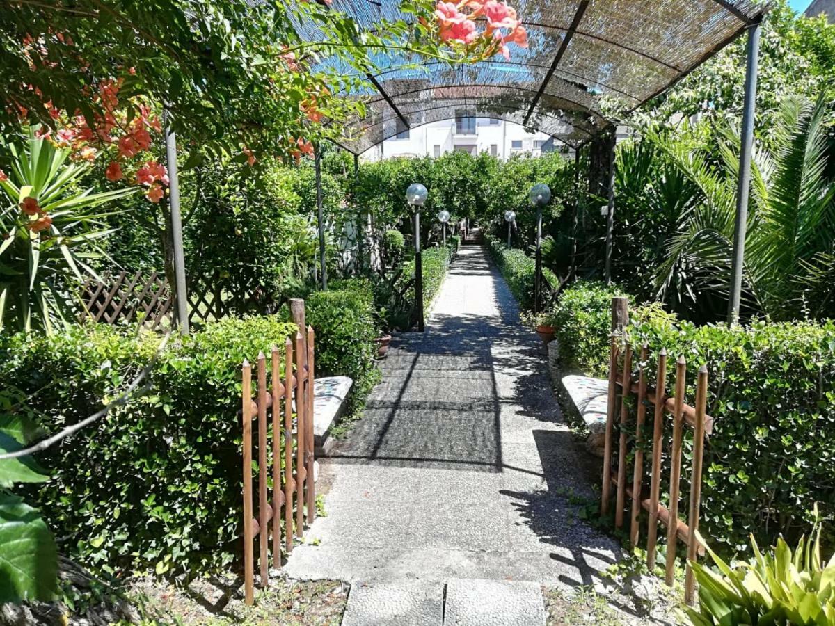 Il Giardino Degli Agrumi Касерта Екстериор снимка