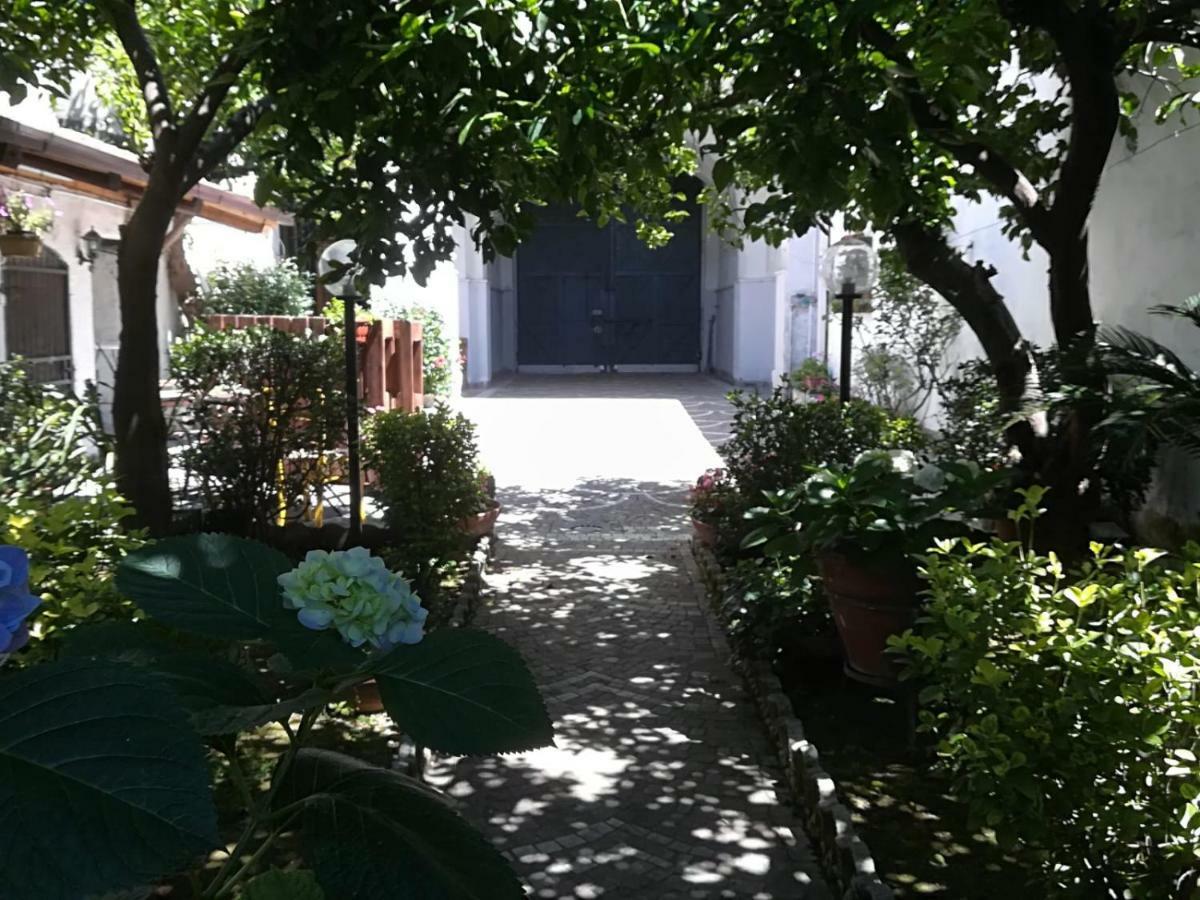 Il Giardino Degli Agrumi Касерта Екстериор снимка