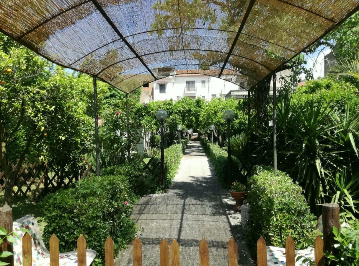 Il Giardino Degli Agrumi Касерта Екстериор снимка